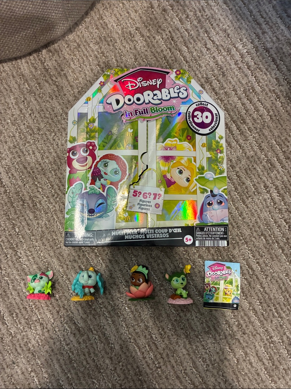 Disney Doorables In Full Bloom Playset with Green, Pink, Blue and Yellow Figures